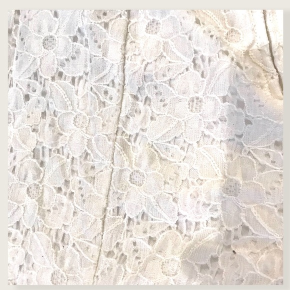 Urban Outfitters White Floral Lace Summer/Spring/Festival Casual Cute Shorts - Picture 3 of 3